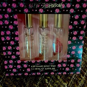 NIB new in box Betsey Johnson EDP spray trio perfume set